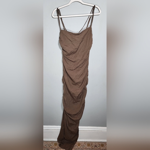 NWT RUMER Dress | Size S | The Mecca Midi in Mocha | Cinched Sides | Sid… - Picture 2 of 13